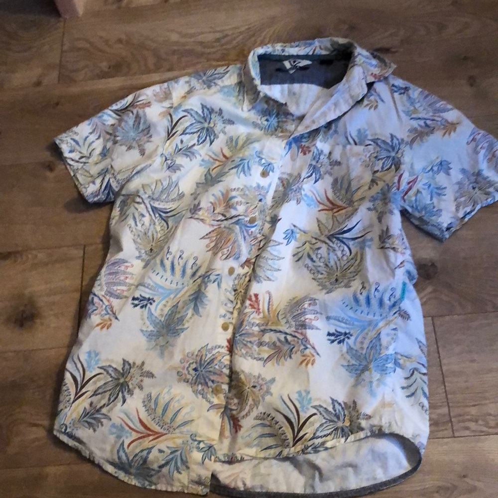 COPY - Button up shirt